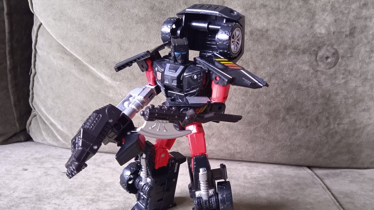 TRANSFORMERS COMBİNER WARS serisinde trailbreaker inceliyoruz