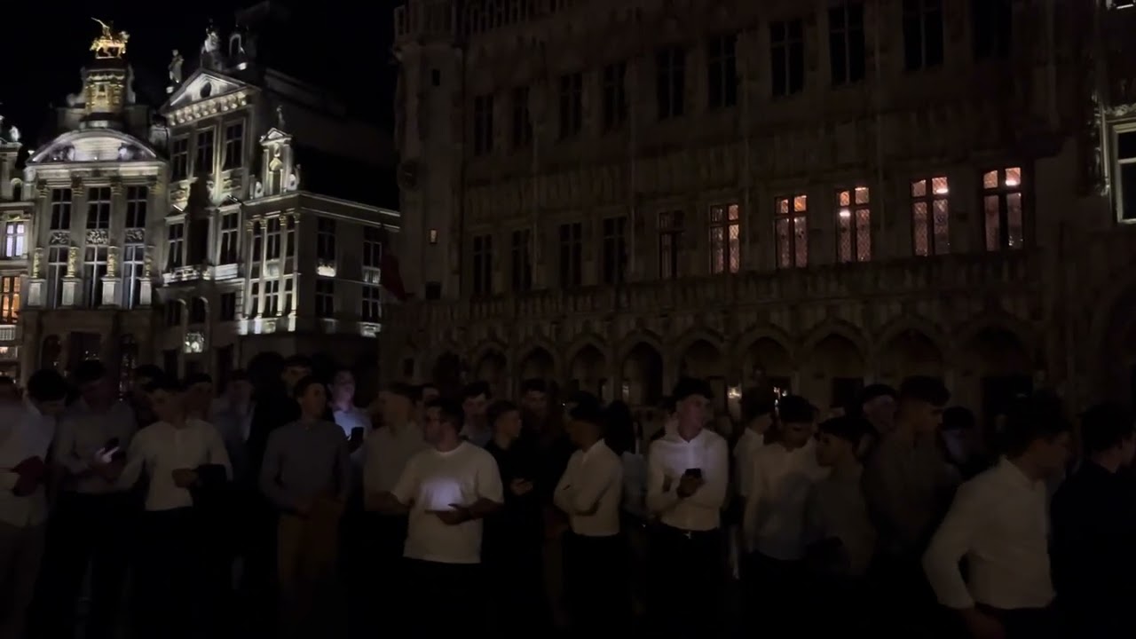 🙏TINERII ELIM BRUXELLES & BOSANCI_cântă in Grand Palace Bruxelles_Gânduri de pace...