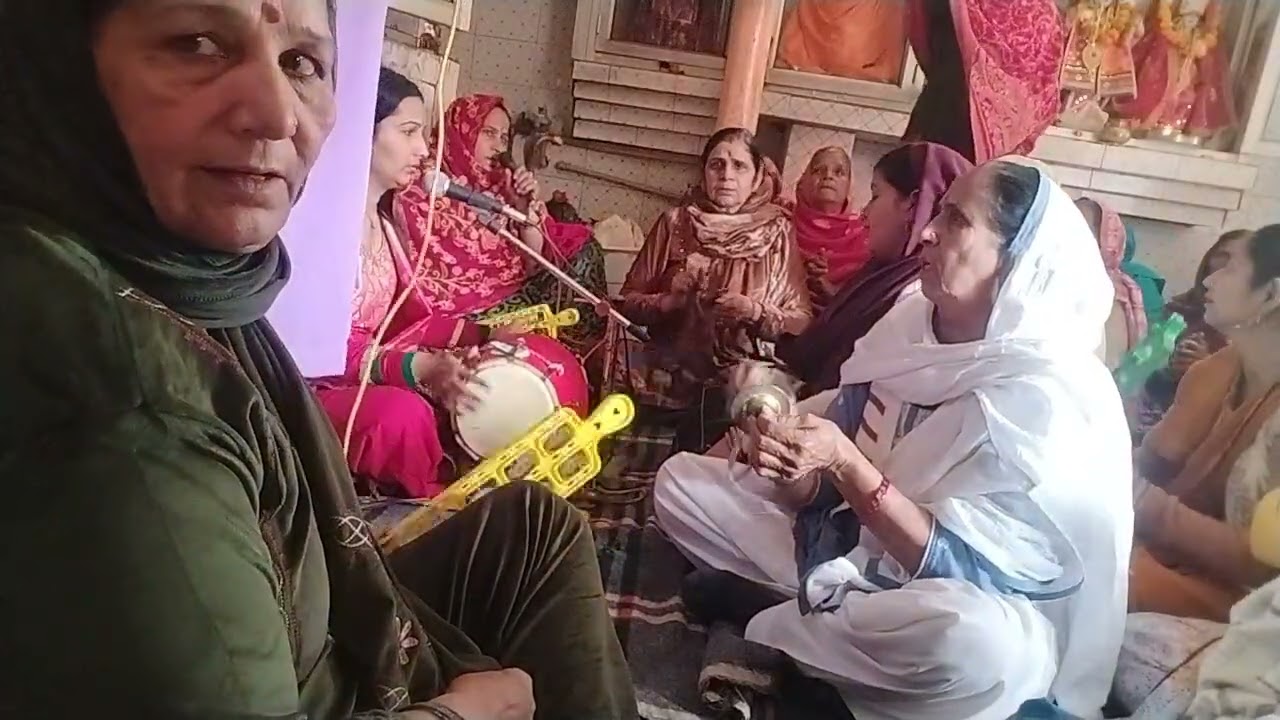तकदीर बनाने वाले 🌹🌹 न क्या लिख दिया 🌹🌹 मेरे नसीबो में 🌹🌹