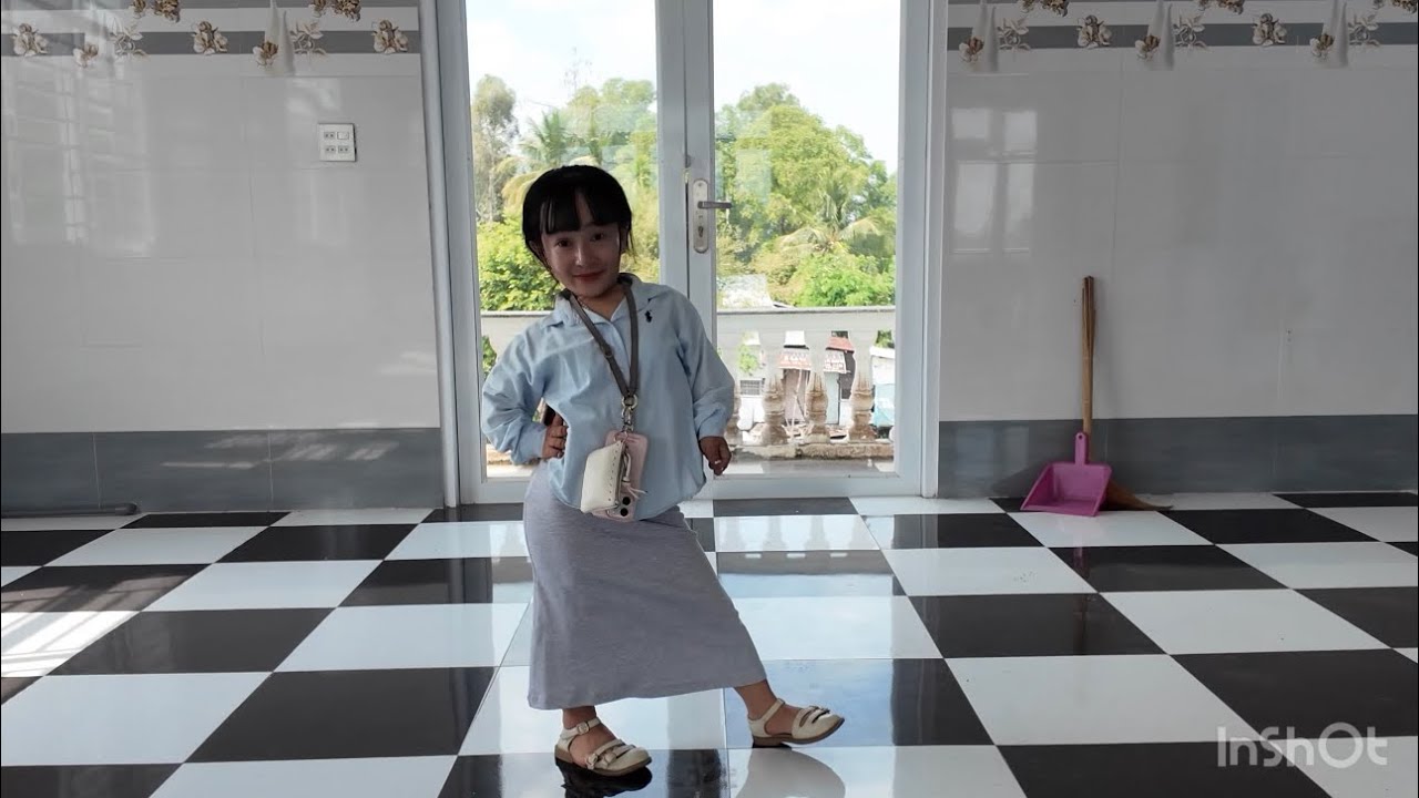 Ut Mini Trở Về Căn Nhà Của Mình Có Chút Chạnh Lòng Về Những Kỉ Niệm. 