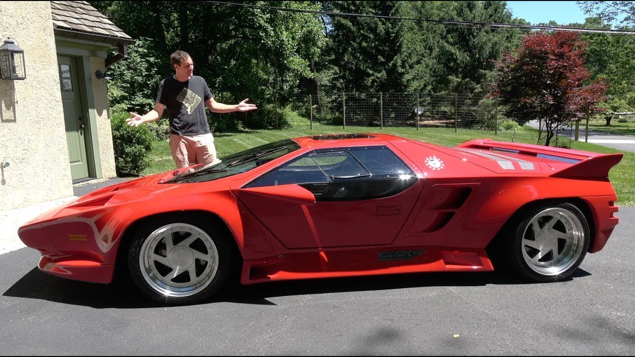 Vector W8 - это безумнейший когда-либо выпускавшийся суперкар