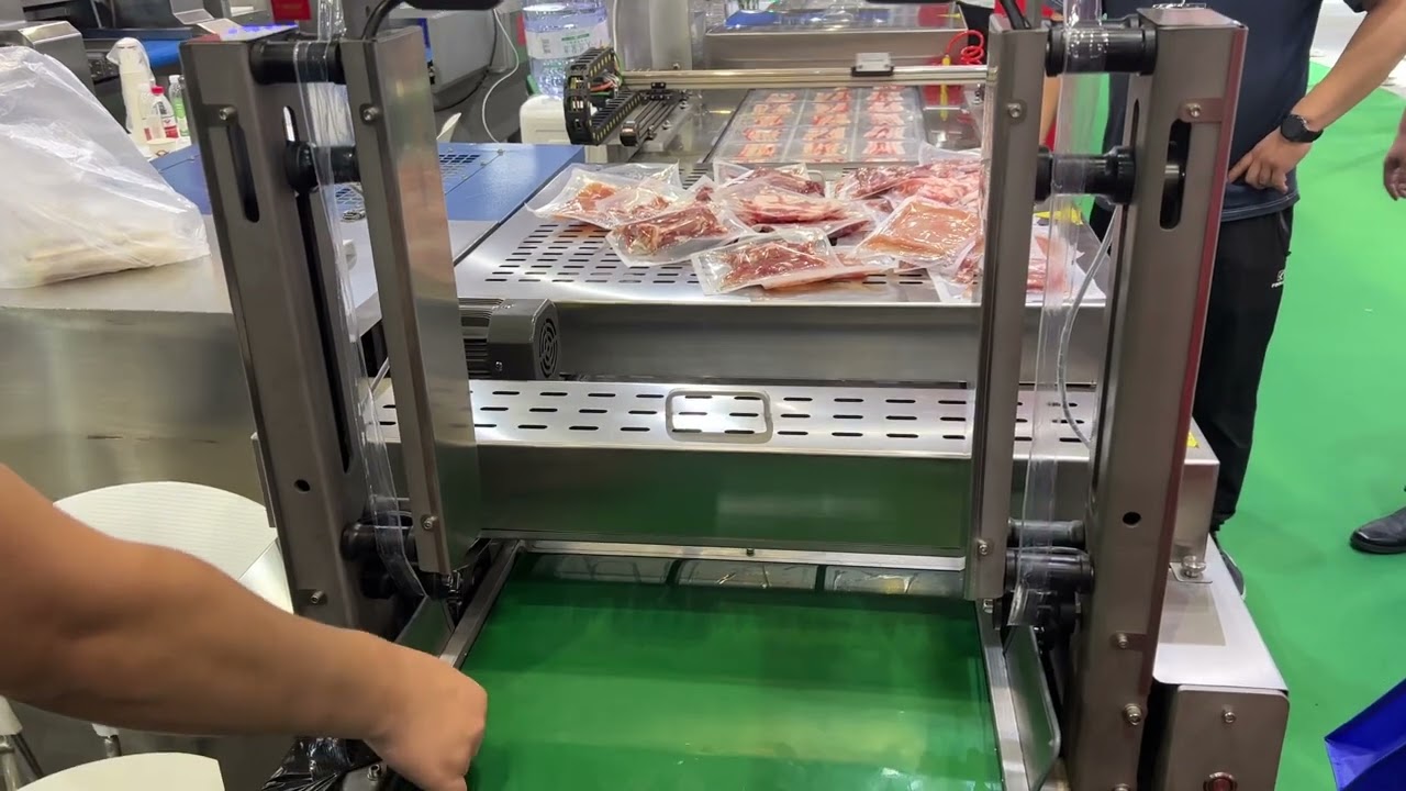 XFP-520 automatic stretch film packaging machine