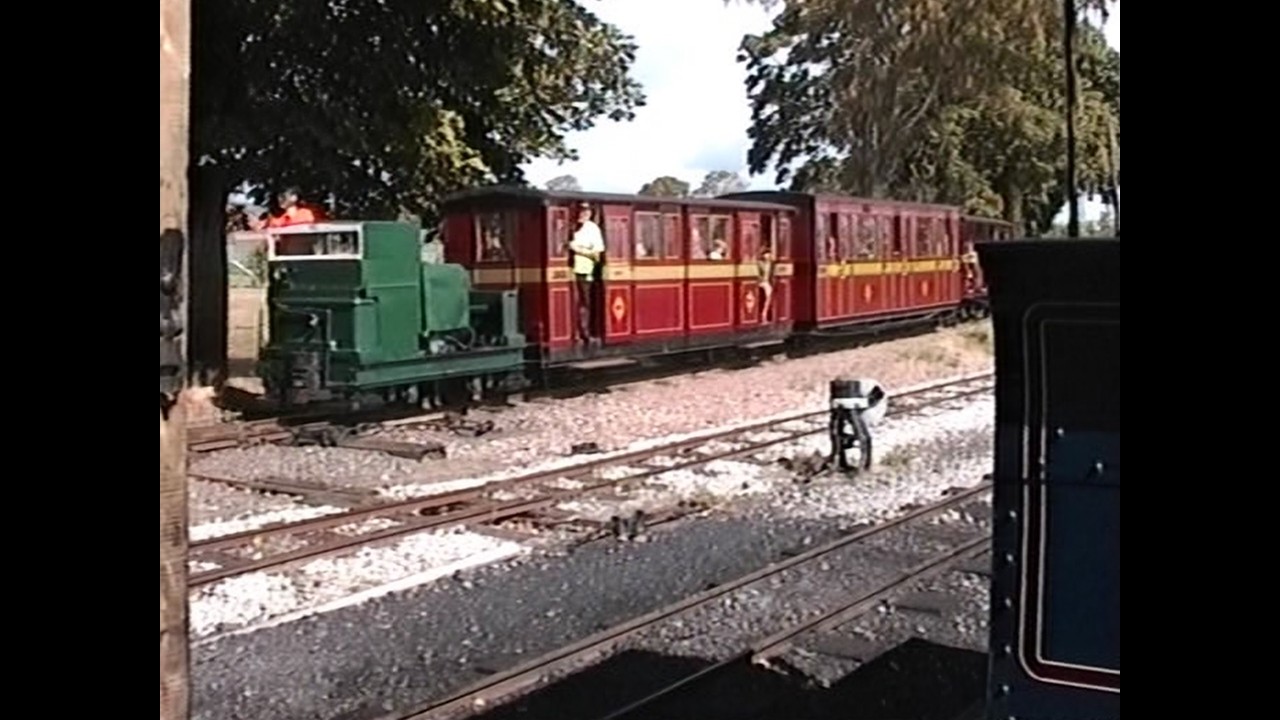 A ride on the Leighton Buzzard Narrow Gauge Railway from Page's Park to Stonehenge Works in 1995