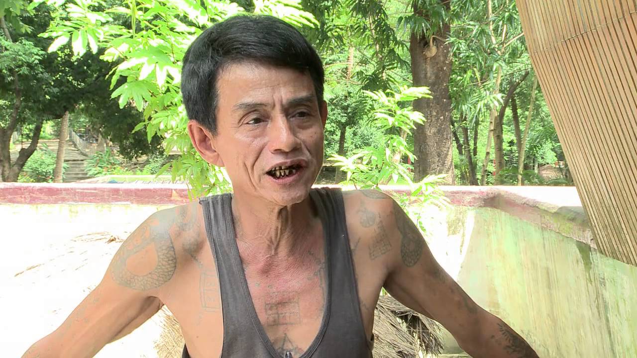 Magische Tattoos gegen Schlangengift