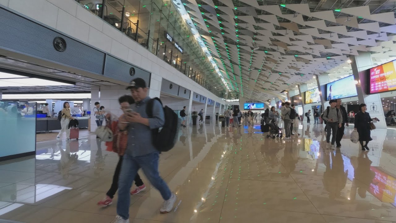 김포공항 - Walking around Gimpo Airport Domestic Terminal Boarding Gates Area, Seoul, Korea