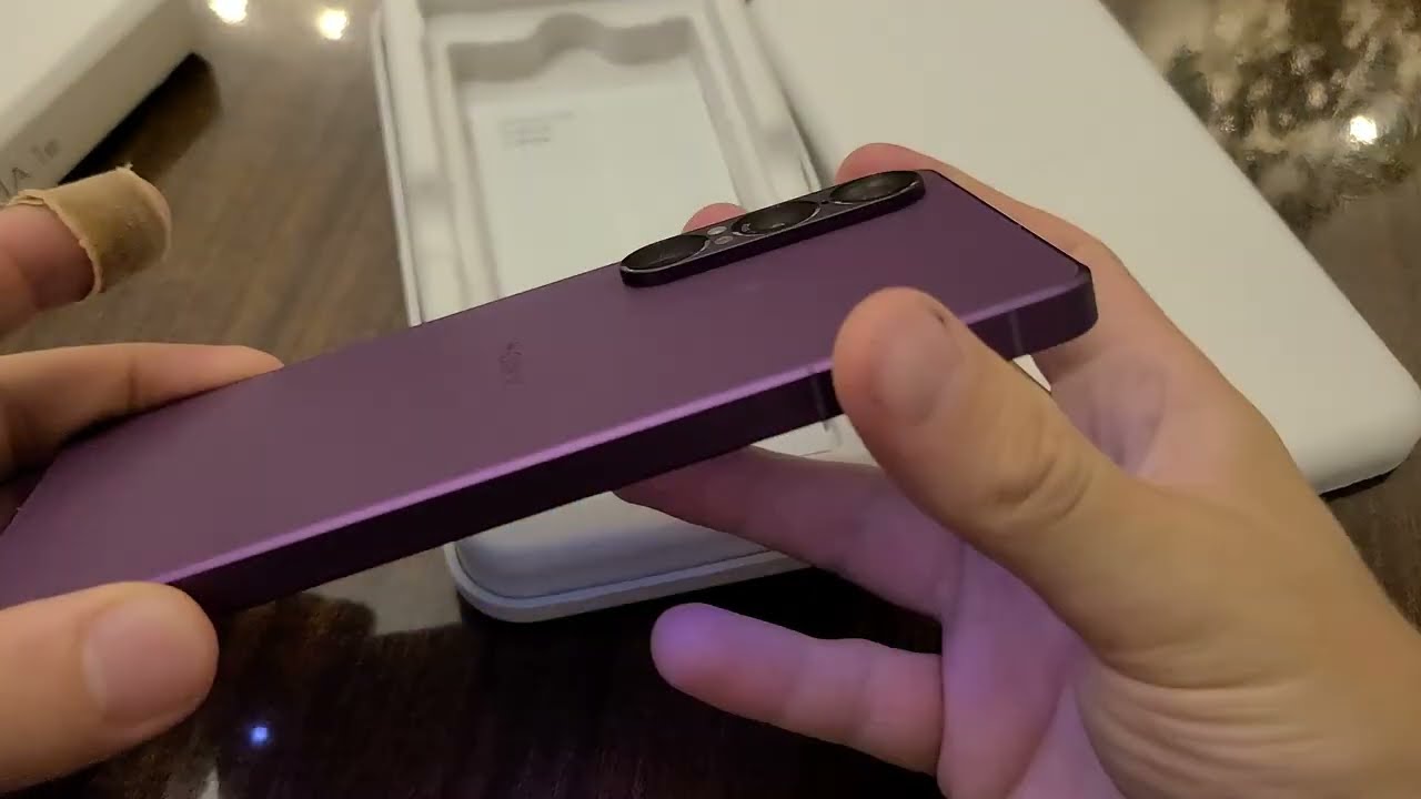 Sony Xperia 1 VII purple - are sudden reboots' problems solved? + Short camera test at night (POV)