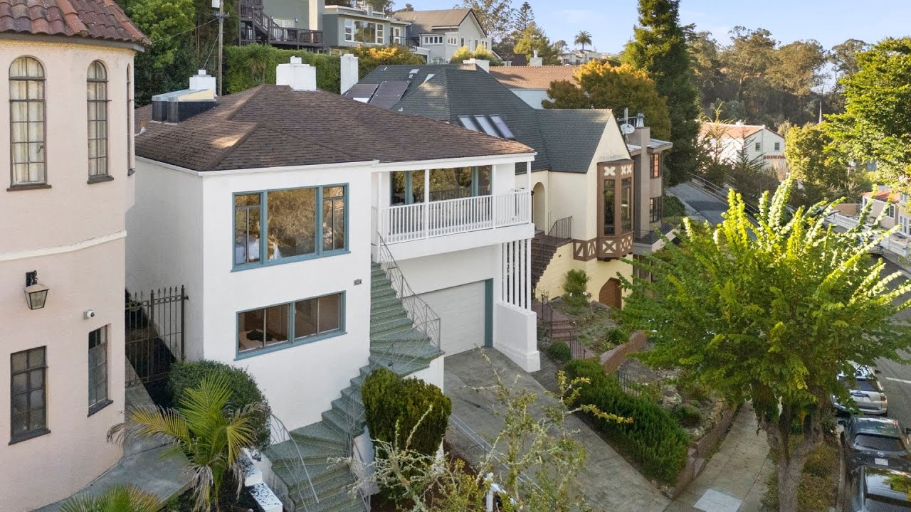140 Magellan Ave | Presented by The Bellings Brothers