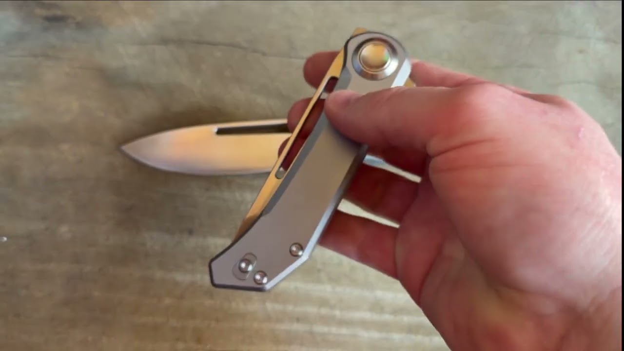 Modern Knives: Fidget Factor