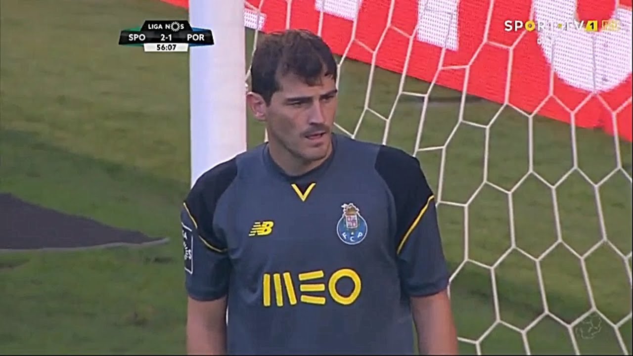 Iker Casillas Vs Sporting Lisbon (Away) 2016/17