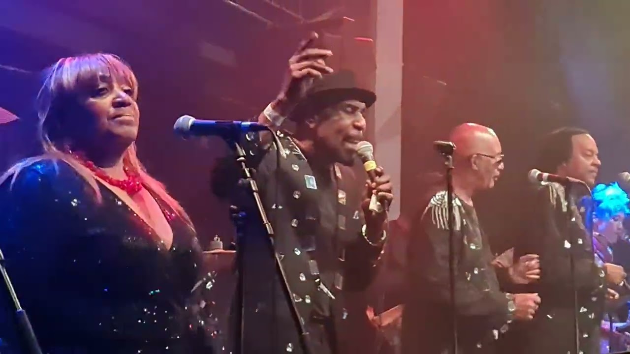 Extraordinary Voices @ Jazz Cafe The Chosen Few opening with style. 18th May 2022