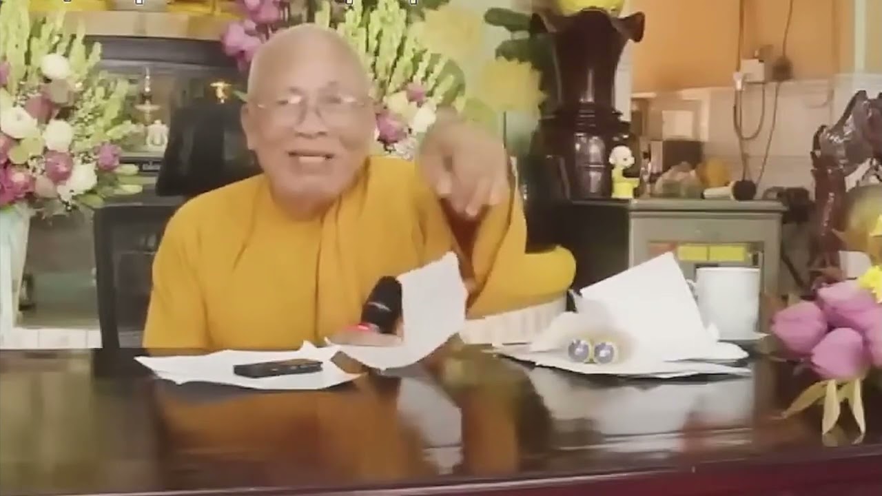 Trong đám tang người ta thường đặt cái kiếng trước quan tài để làm gì?