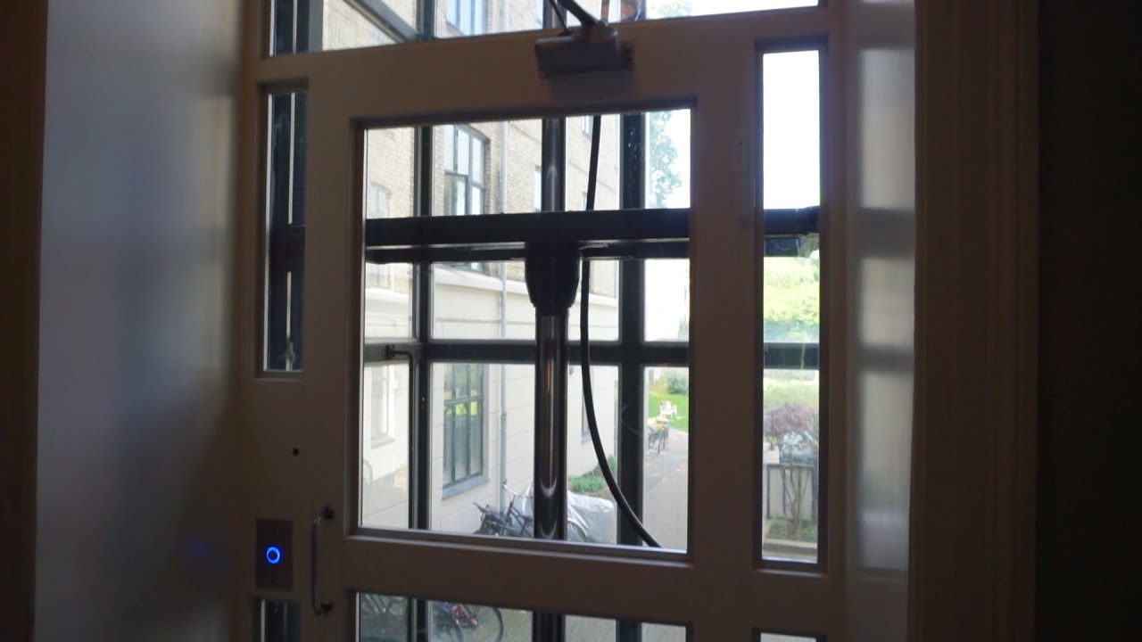 Scenic inground hydraulic elevator (mod by OTIS) @ Frederiksberg Alle 68, Frederiksberg, Denmark