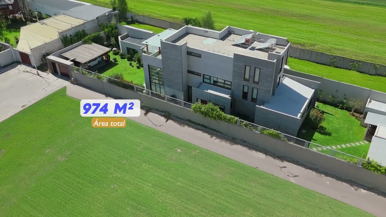 CASA DE LUJO EN VENTA | CHALLAMPAMPA, CERRO COLORADO.