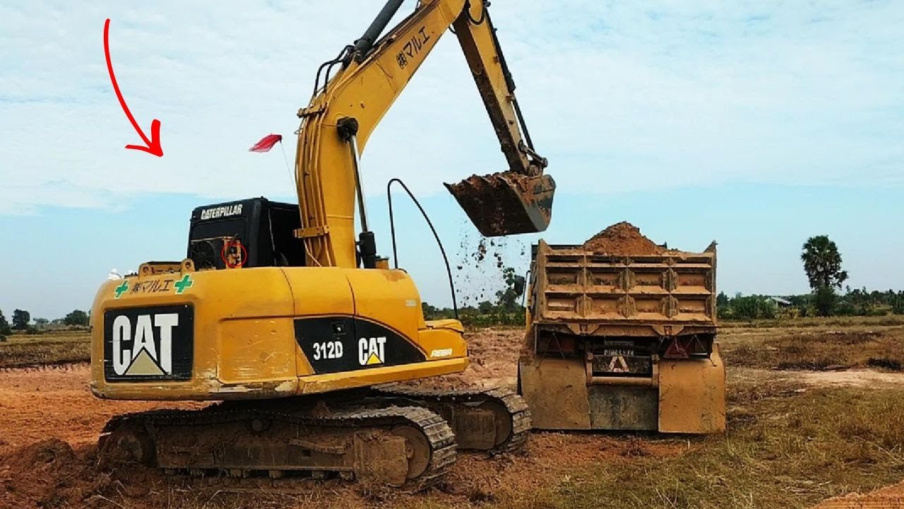 Excavator + Dump Truck Teamwork | Massive Earthmoving Machines