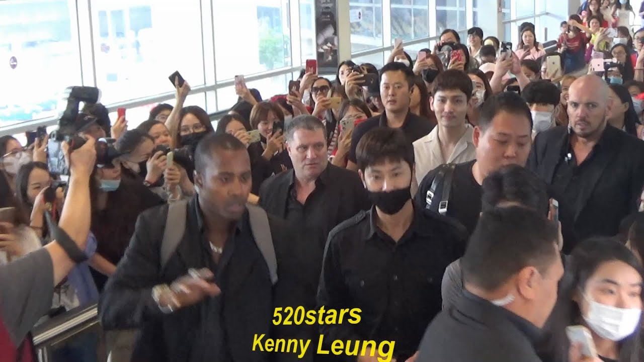 TVXQ! 東方神起 (동방신기) Hong Kong Airport Arrival 20170822