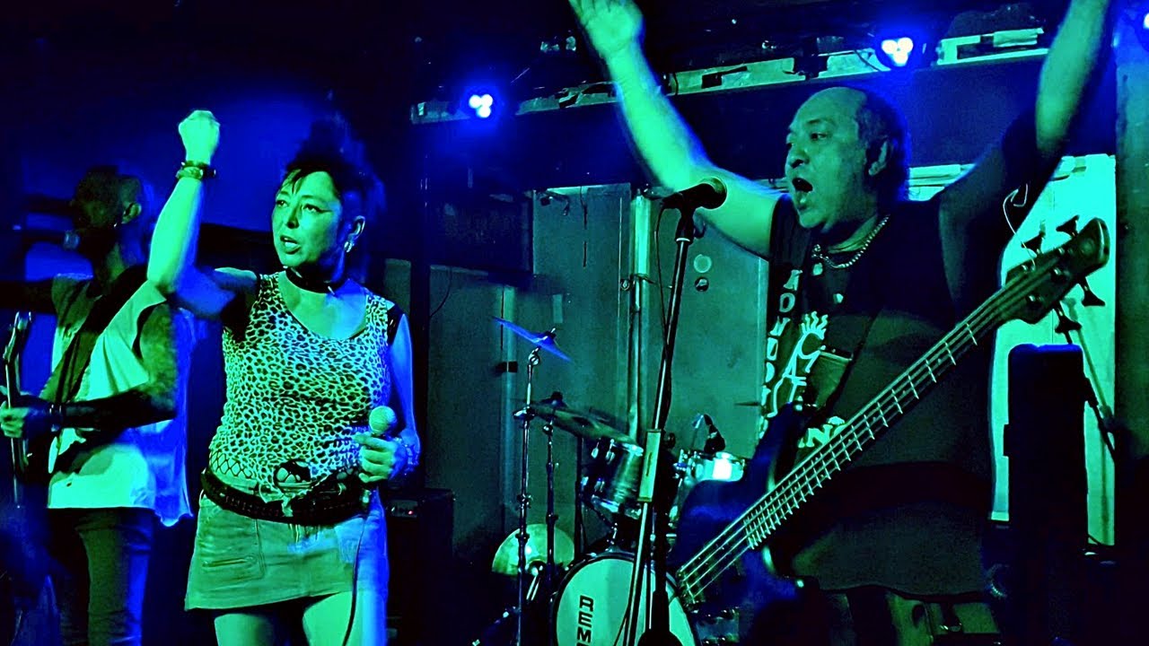 LIPOSOMAS PA TU JETO - Policastros directo punk Madrid 2023