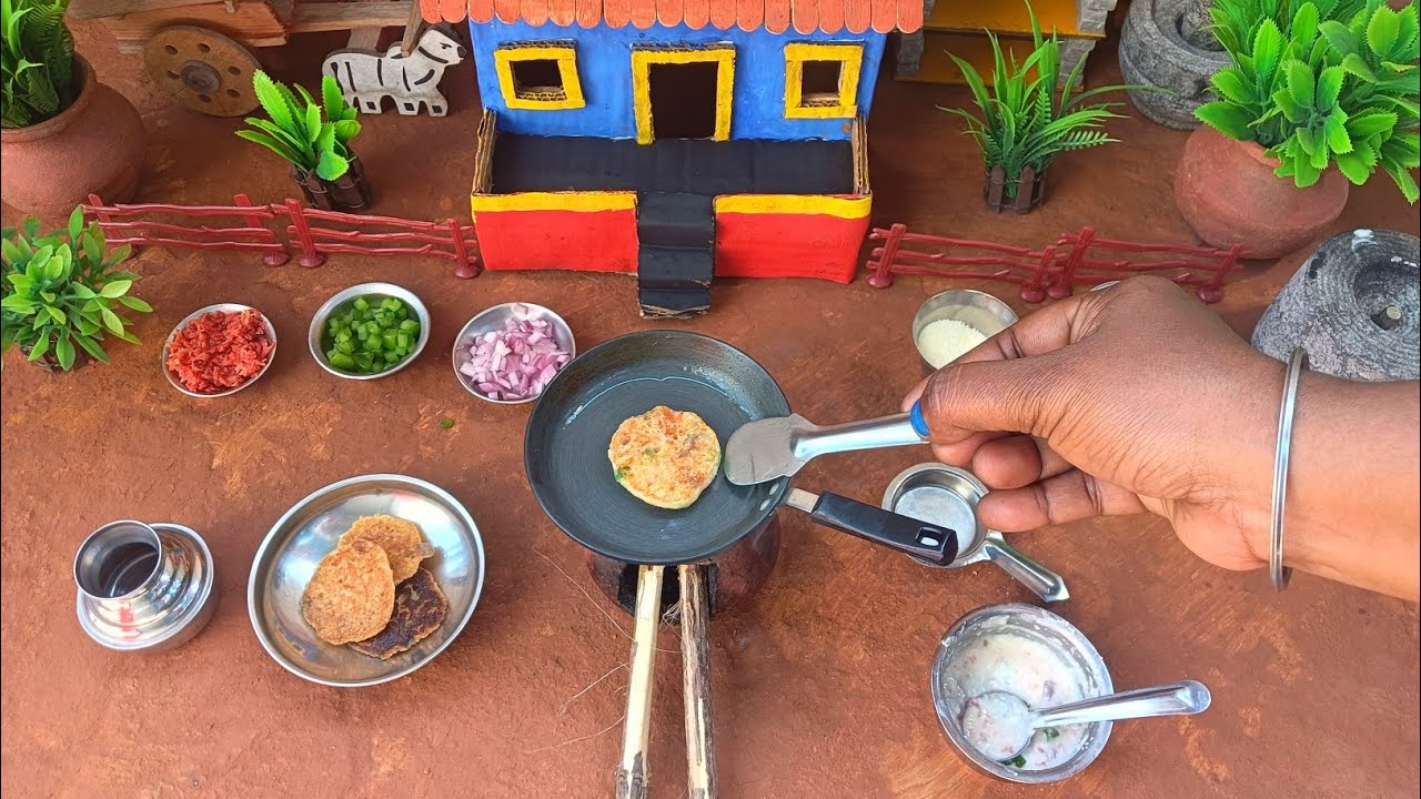 Miniature Suji Uttapam  | Instant Rava Uttapam Recipe | Suji Nasta Recipe | Village Miniature 