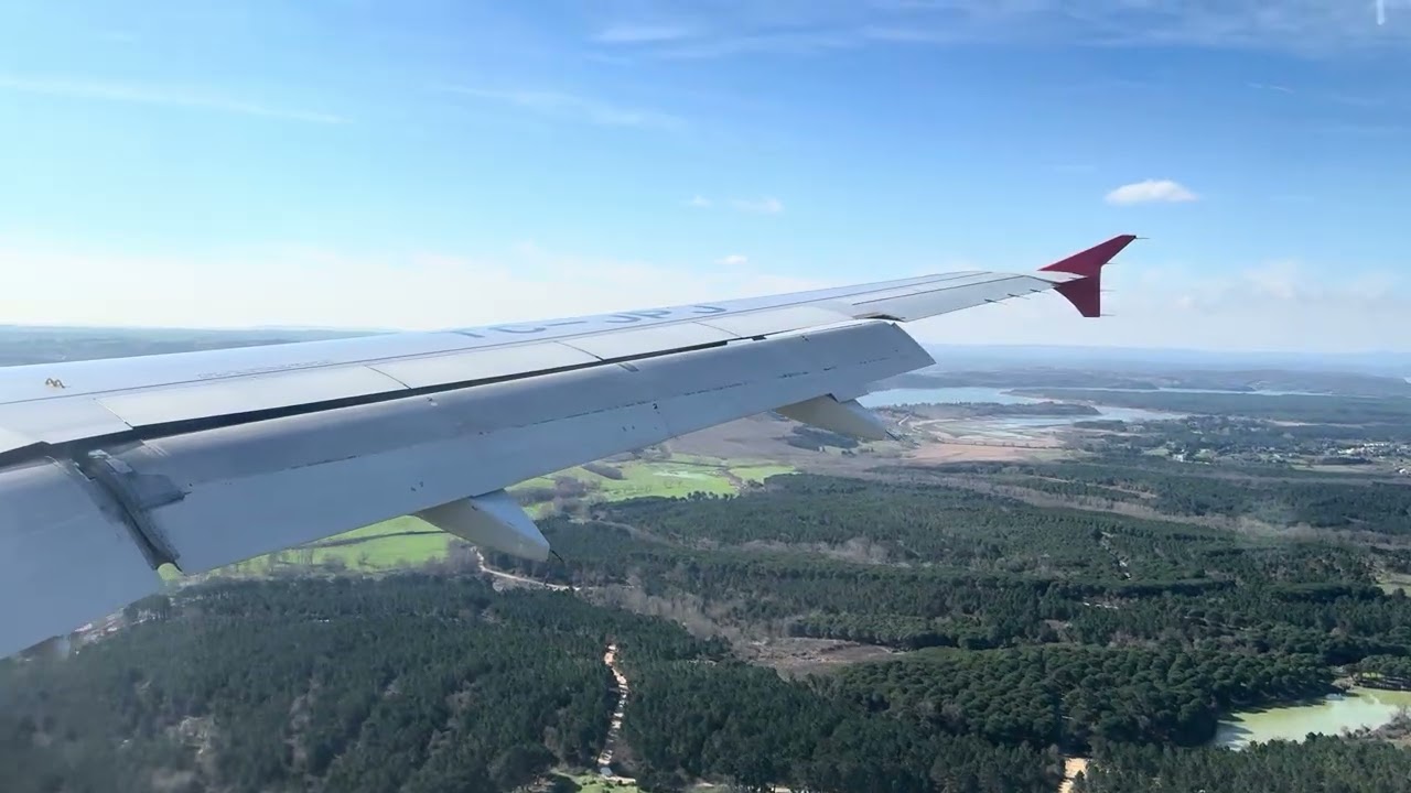 Turkish Airlines Airbus A320-200 TC-JPJ landing Istanbul Airport