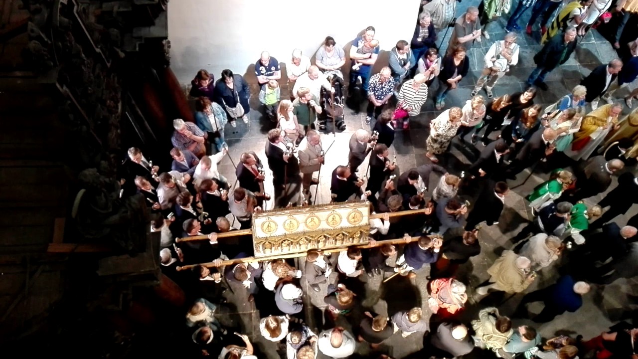 Rentrée des reliques de saint Vincent de soignies