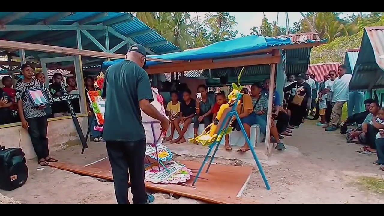 Pemakaman Rakab Yubelina P.S Kafiar di TPU Woniki Biak Timur