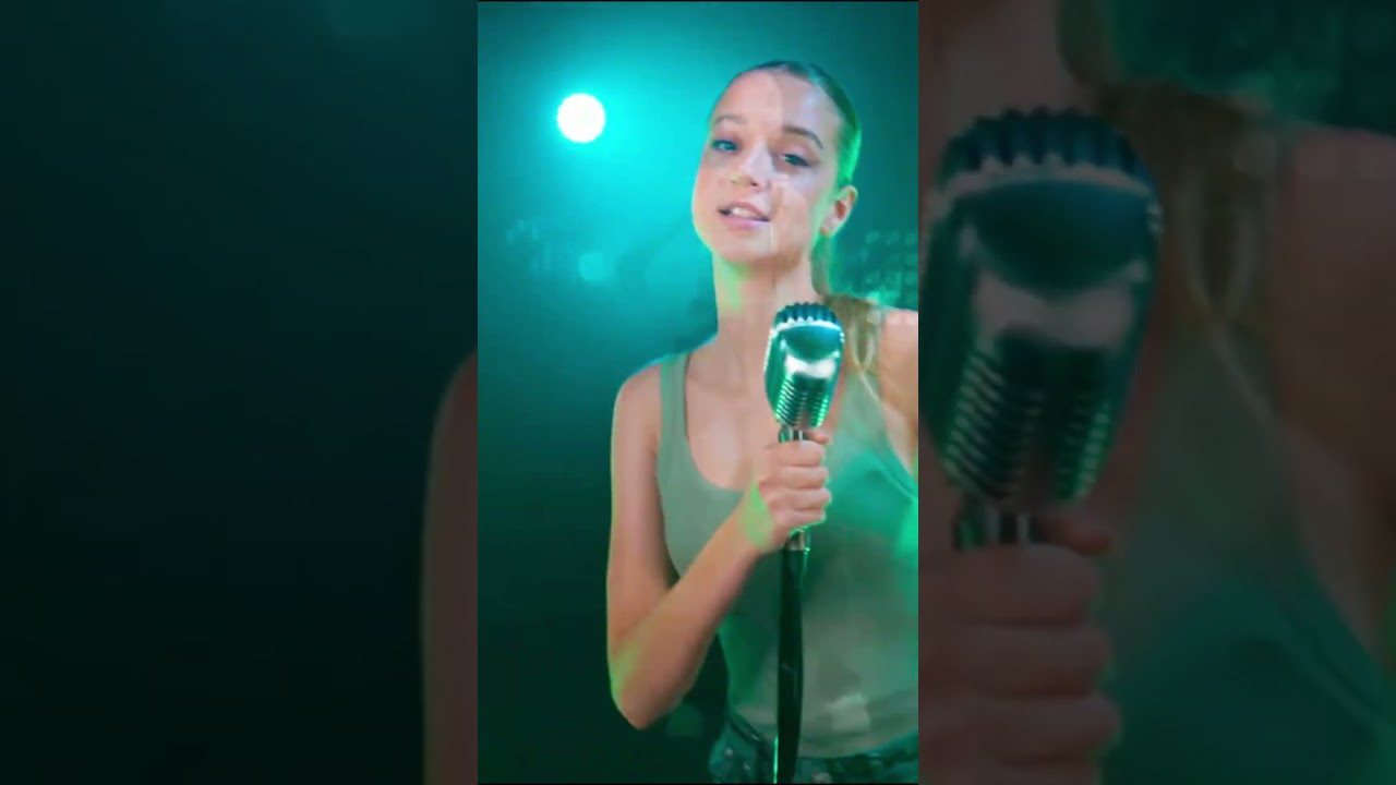 Giving my all to this performance! 🌟#HeartfeltCover #SingerLife #MusicShorts #VocalCover