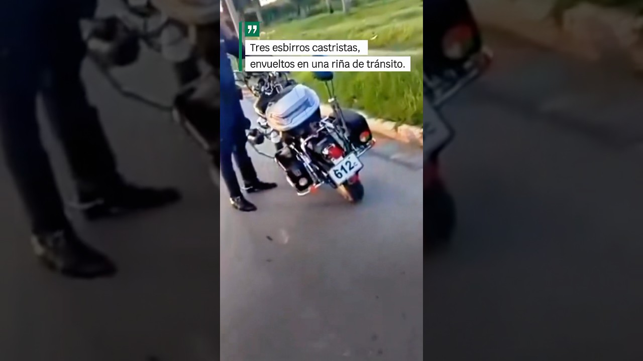 Polic&iacute;as cubanos en una bronca. #cubanos #cuba #soscuba