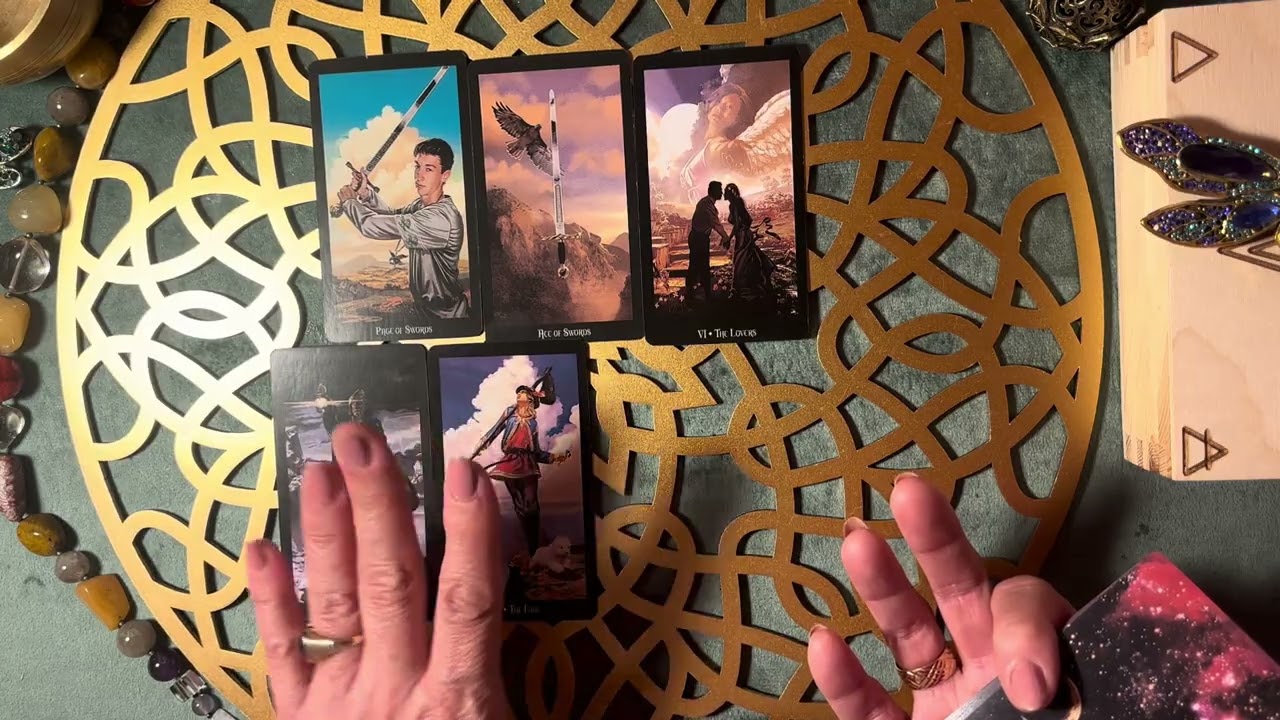 KTO O TOBIE DZISIAJ MYŚLAŁ 😘 #tarot #wr&oacute;żba #tarotreading #tarotcards #tarotreader  #tarotonline