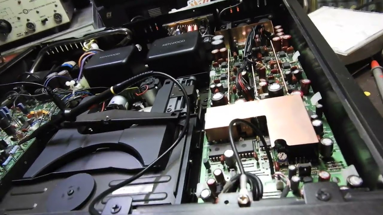 Kenwood L-1000D CD Player. Built by sister company and Kenwood's offshoot -  Accuphase. Top class.
