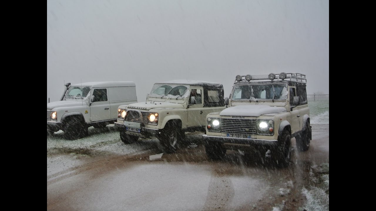 Land Rover Defenders Morvan Forest Snow Nov15 part1