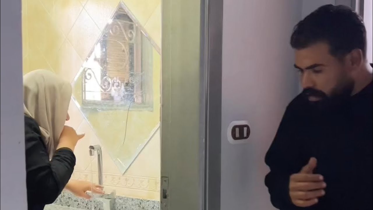 راح عند بنته عشان يصلح مراته مش عايزه ترجع البيت تانى غير لما تعاملنى كويس انا مش خدامه الجزء التانى