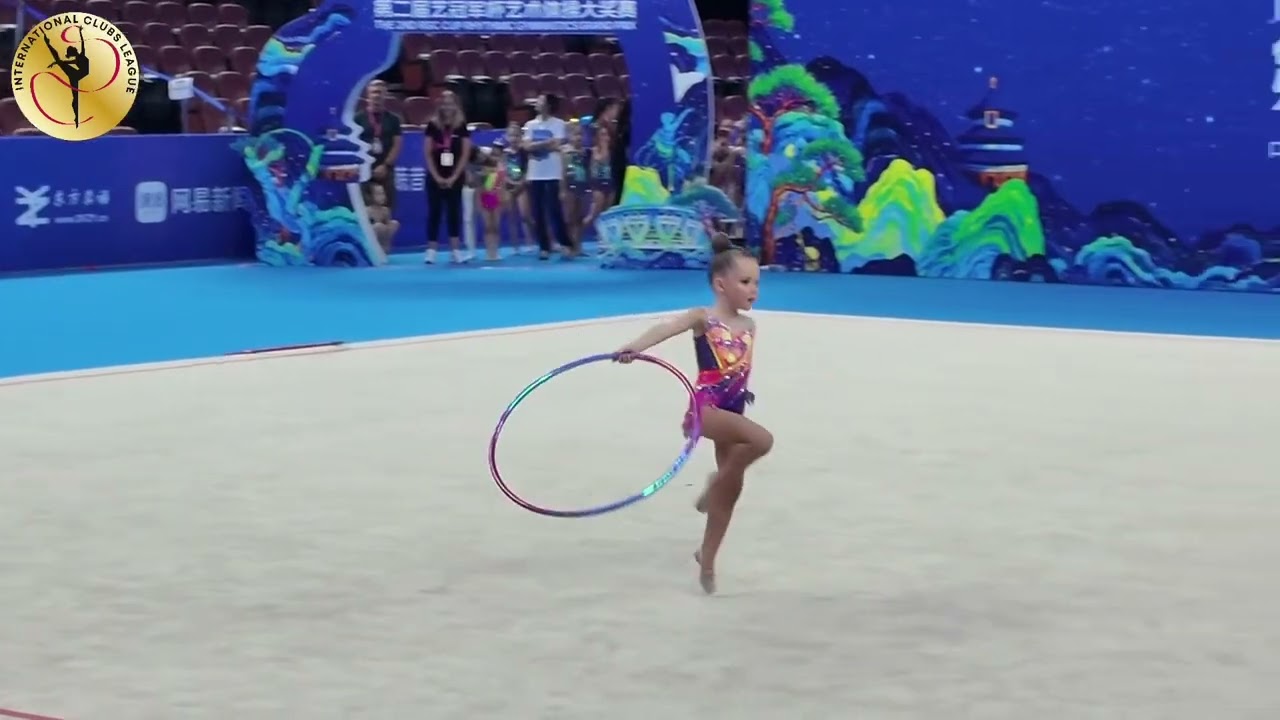 Аврора Юдицкая, 5 лет, обруч 