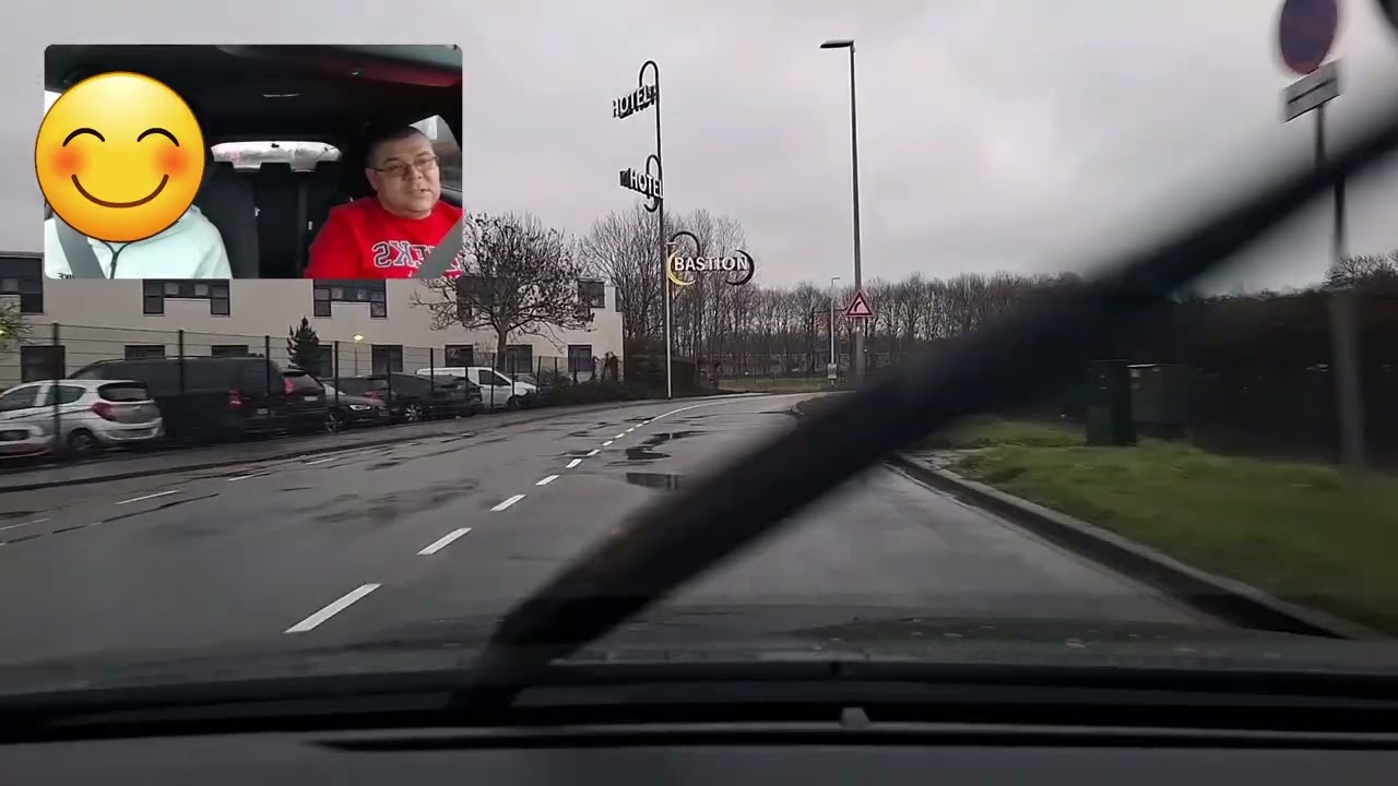 Driving school fail almost crashed on the sidewalk. Почти катастрофа по време на урока...