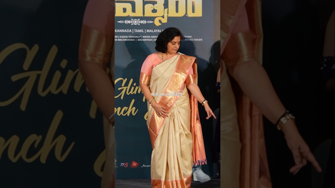 మీడియా వాళ్ళు పిలుస్తుంటే పవిత్ర రియాక్షన్ చూడండి  #pavithralokesh #naresh latast visuals #shorts