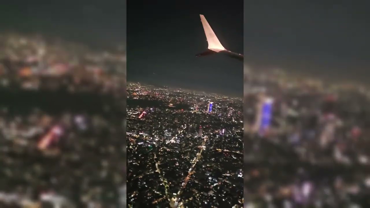 Aterrizaje en la CDMX de noche.