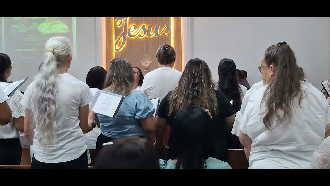 Irmas do Circulo de oração louvando Joinville 