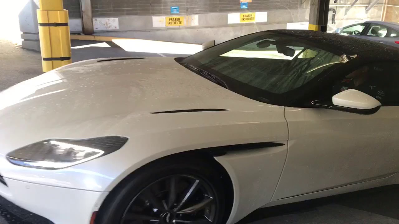 Aston Martin DB11 Volante engine sound