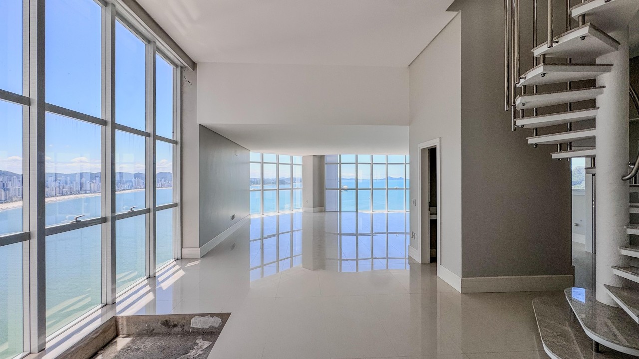 Como seria viver em uma cobertura de 490m² que custa R$ 30 milhões em Balneário Camboriú?