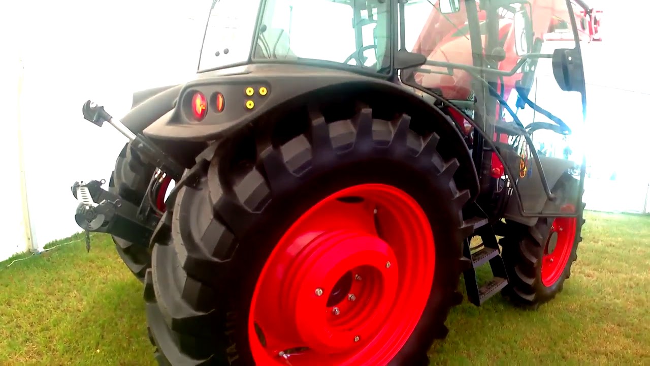 ArmaTrac 1104 Diesel Tractor With FL3800 Front Loader