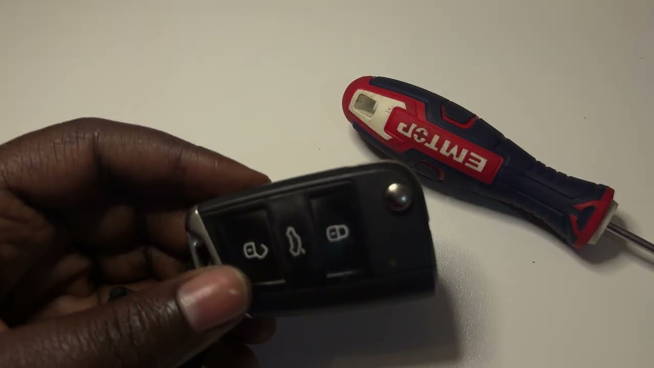 Vw Golf MK7 key fob battery change 2015- 2020)