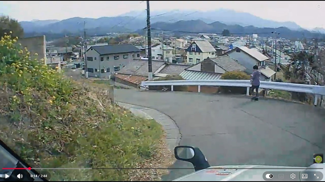 381.丘下へ～菜の花～眼下に街～旧国道～古墳と梅の花～バイパス～なごり雪の雪山方面～スーパーの帰り笑～。群馬帝国の日常劇場。中華激安ドラレコ。たまに米軍ラジオON。群馬の車窓から