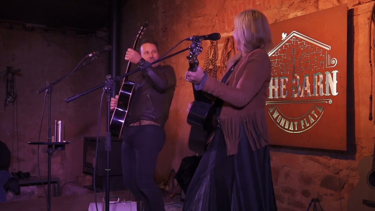 Felicity Urquhart & Josh Cunningham   Live @ The Barn   Set 1   29 July 2022