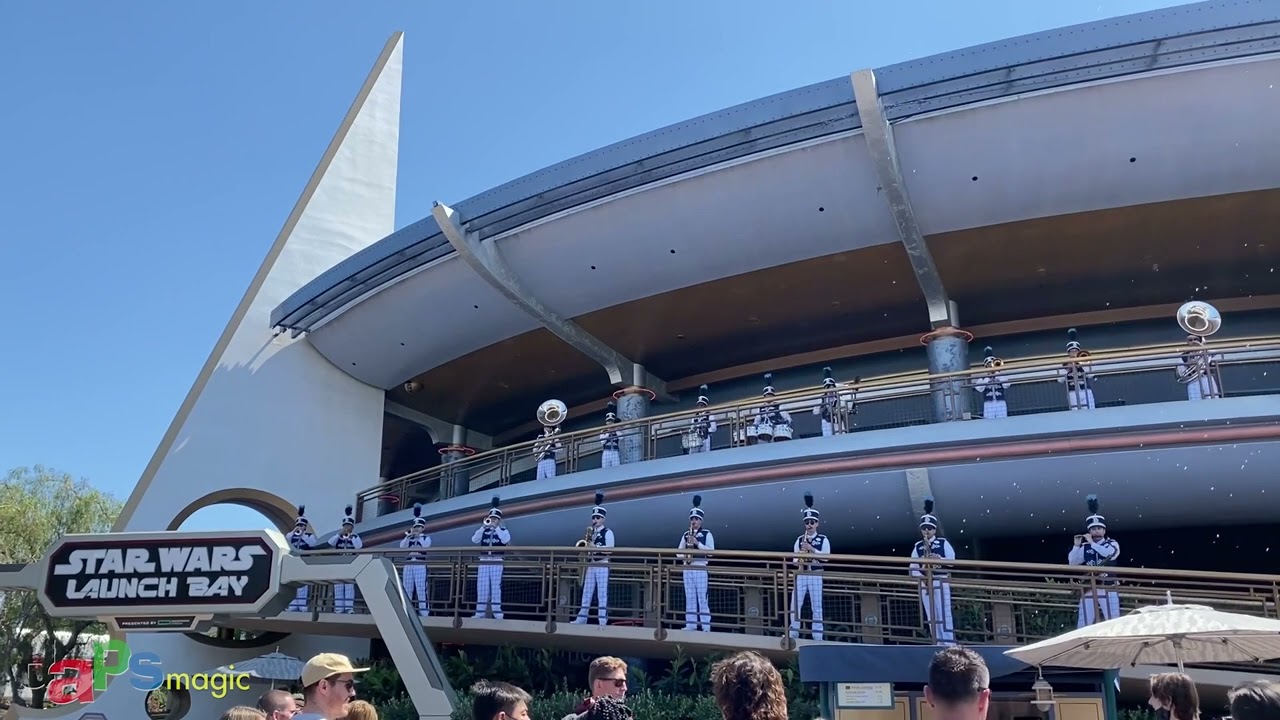 Star Wars Medley - Disneyland Band in Tomorrowland