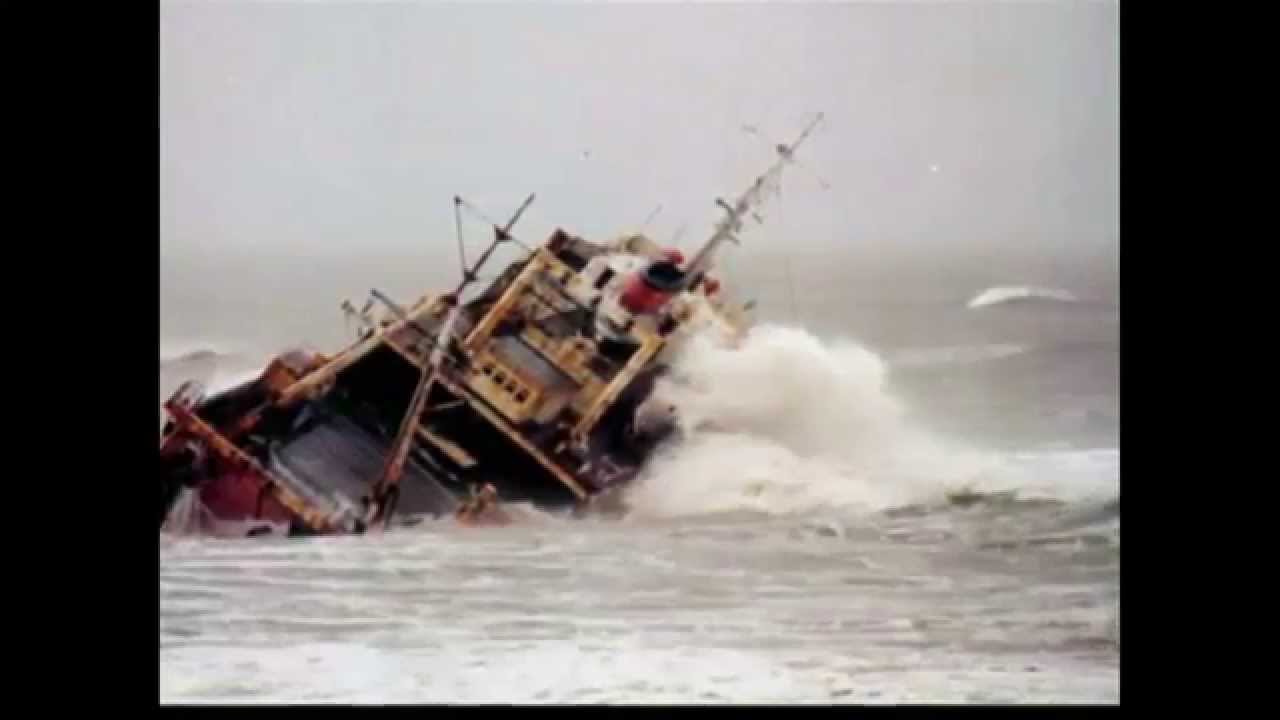 Barco fantasma en Mar del Plata