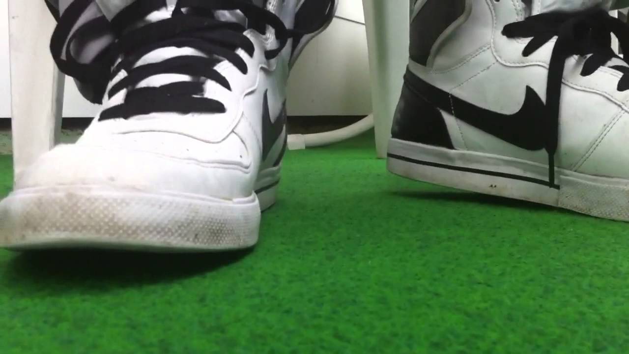 Smelly oldschool NIKE AIR FORCE CLASSIC on foot