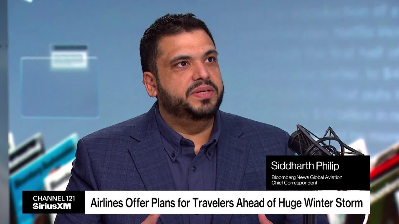 US Airlines Offer to Waive Fees Ahead of Big Winter Storm