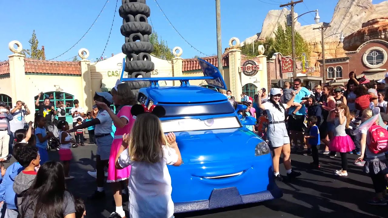 DJ Dance & Drive - Cars Land