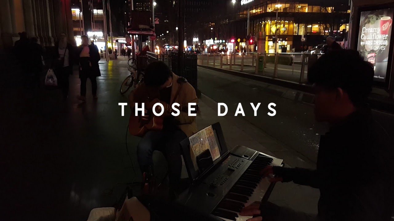 Acoustic Holiday - Those Days / Busking Clip