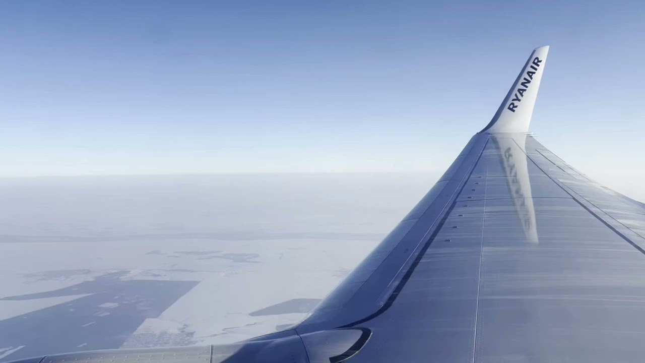 Flight from Sunny Tirana ☀️ to Snowy Bucharest ☃️ | Ryanair Boeing 737-800