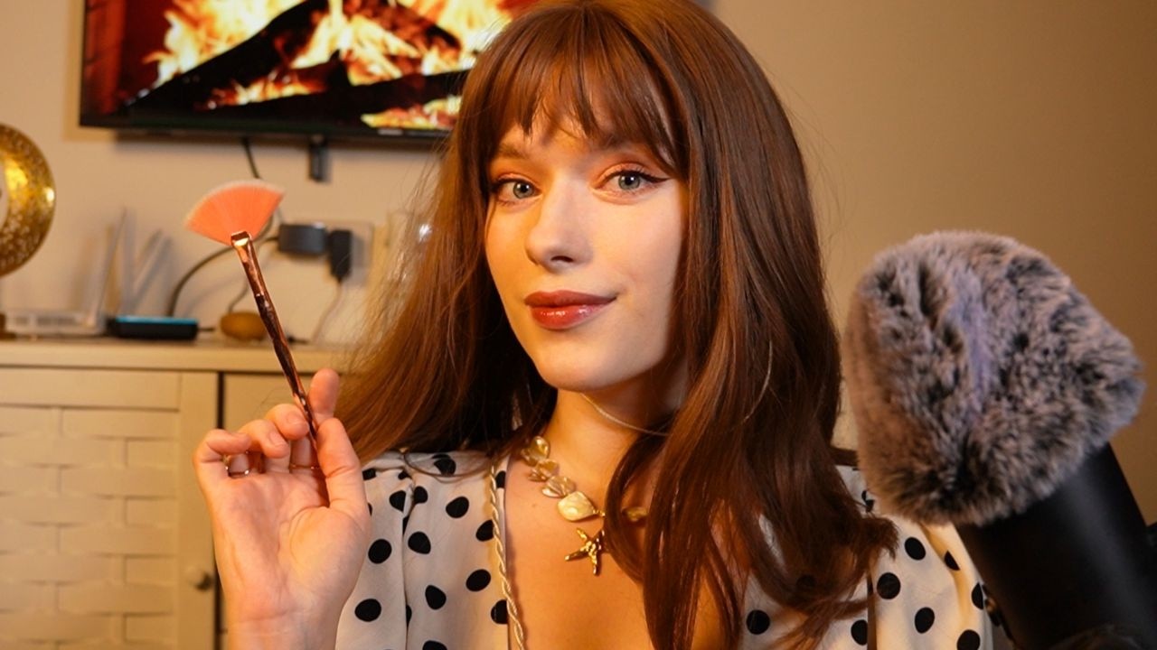 ASMR Talk You to Sleep in Russian: whispering stupid Russian songs🤪