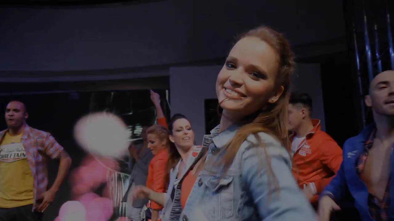 Acrobatic model performance | 3 days